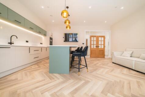 Award Winning CPS HOMES Media team_34