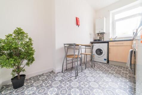 Call 02920 668585 to secure your viewing _6