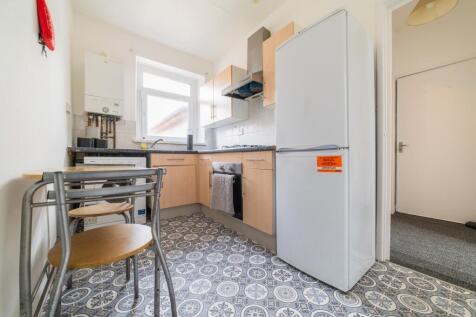 Call 02920 668585 to secure your viewing _8