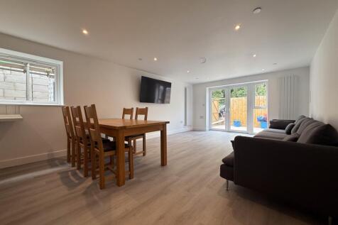 another student property from Award-winning CPS HO