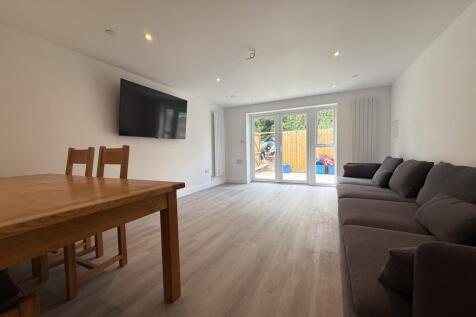 another student property from Award-winning CPS HO