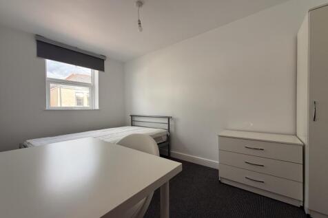 another student property from Award-winning CPS HO