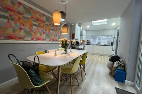 lounge kitchen