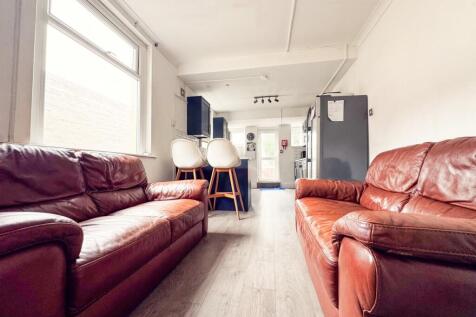 another student property from Award winning CPS HO