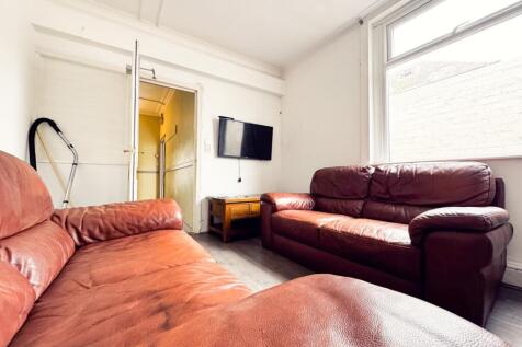 another student property from Award winning CPS HO