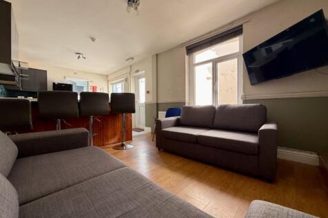 another student property from Award winning CPS HO