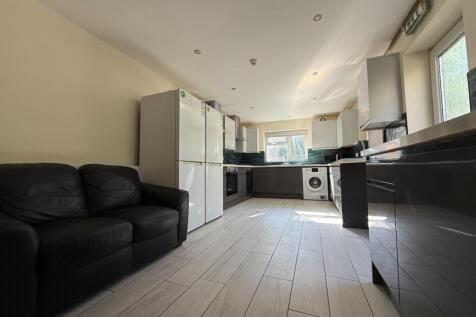 another student property from Award winning CPS HO