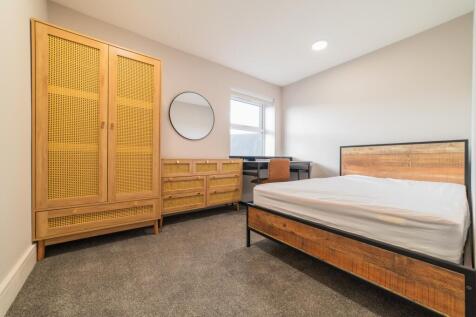 another student property from Award-winning CPS HO