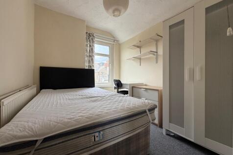 another student property from Award-winning CPS HO