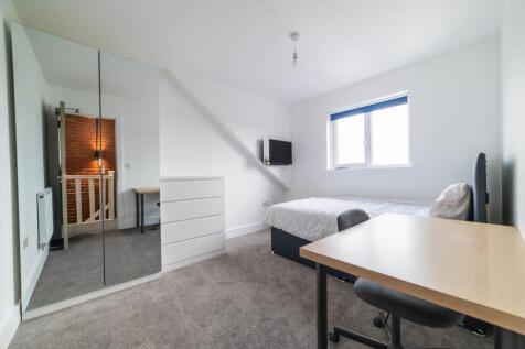 another student property from Award winning CPS HO