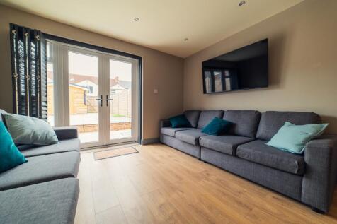 another student property from Award winning CPS HO