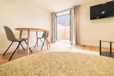 another student property from Award-winning CPS HO