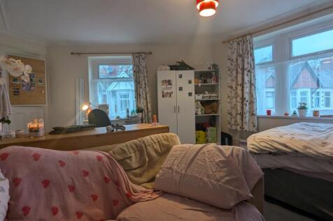 9844bafb-12e3-43e2-a6bd-982bb068951e-copied-media2