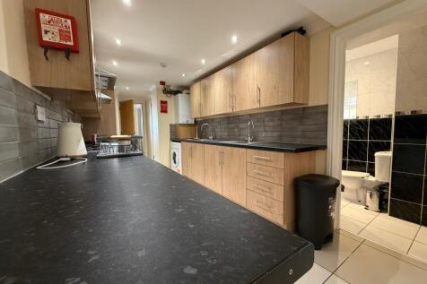 Call 02920 668585 to secure your viewing _18