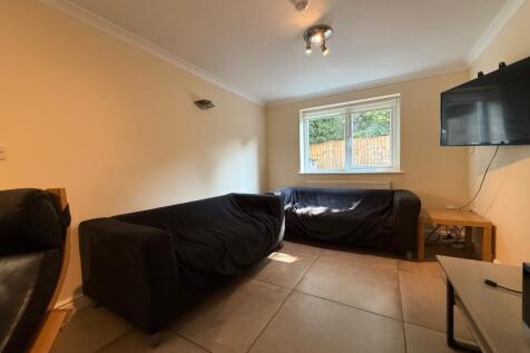 Call 02920 668585 to secure your viewing _22