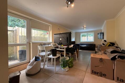 Call 02920 668585 to secure your viewing _20