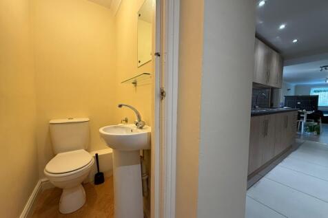 Call 02920 668585 to secure your viewing _17