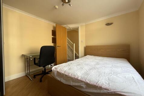 Call 02920 668585 to secure your viewing _24