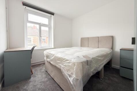 Call 02920 668585 to secure your viewing _18