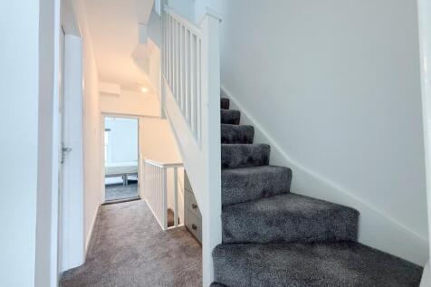 Call 02920 668585 to secure your viewing _22