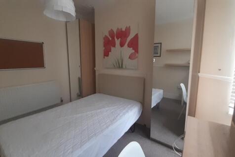 NO 13 80 Dogf - Bedroom Four 2