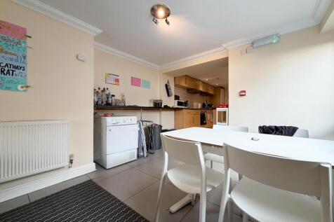 Call 02920 668585 to secure your viewing _5