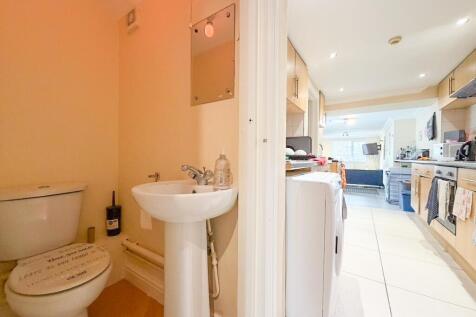 Call 02920 668585 to secure your viewing _9