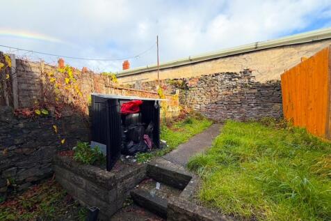 Call 02920 668585 to secure your viewing _3