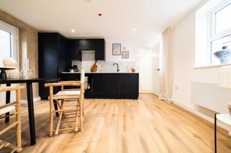 Lrg_Award-winning Media team on EVERY Listing_6