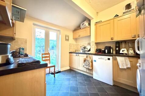 Call 02920 668585 to secure your viewing _9