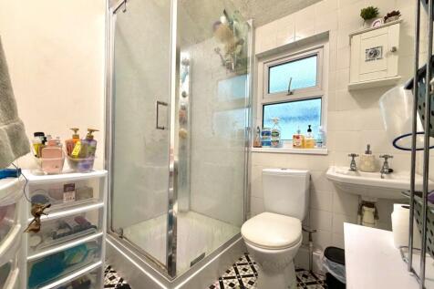 Call 02920 668585 to secure your viewing _4