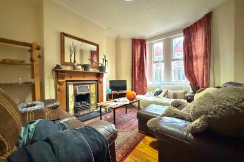 Call 02920 668585 to secure your viewing _7