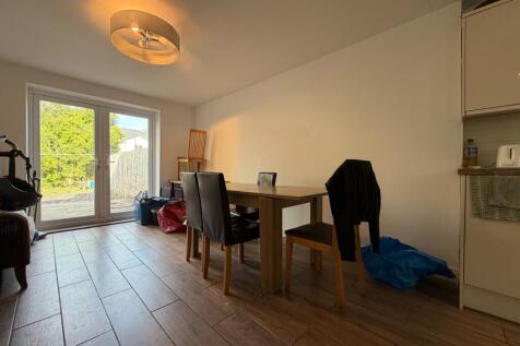 Call 02920 668585 to secure your viewing _4