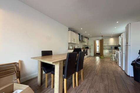 Call 02920 668585 to secure your viewing _5