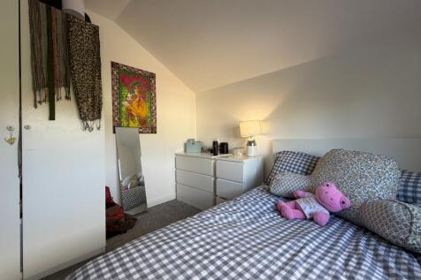 Call 02920 668585 to secure your viewing _11