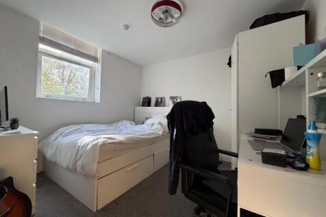 Call 02920 668585 to secure your viewing _14