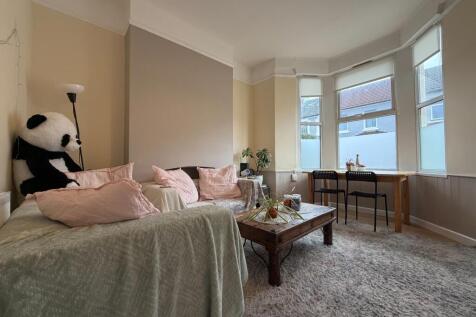 Call 02920 668585 to secure your viewing _1