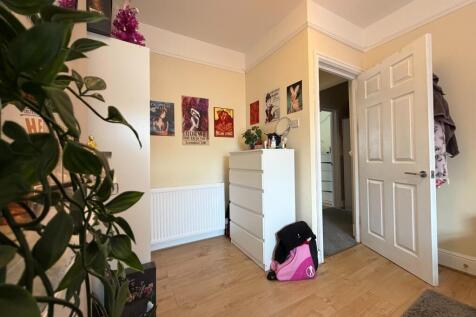 Call 02920 668585 to secure your viewing _16