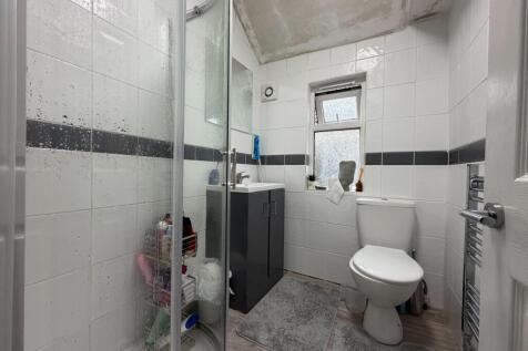 Call 02920 668585 to secure your viewing _19