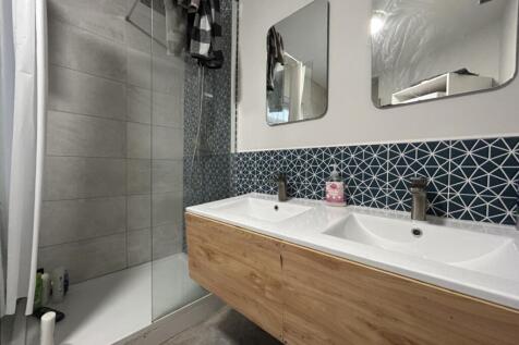 Lrg_thumbnail_IMG_3377 (1)