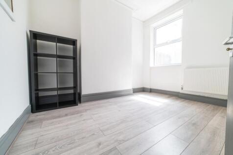 Lrg_Lrg_Call 02920 454555 to secure your viewing_4