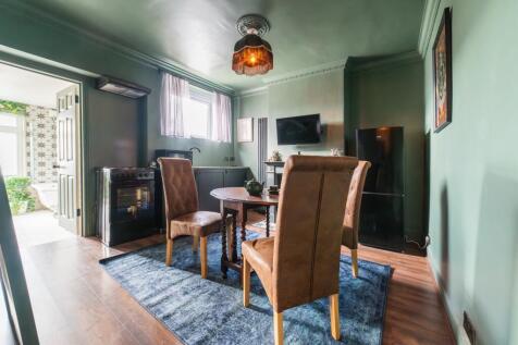 Call 02920 668585 to secure your viewing_9