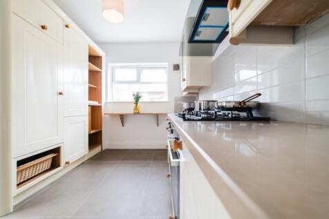 Lrg_Call 02920 454555 to secure your viewing_13