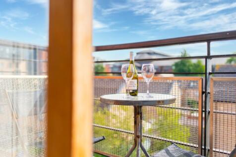 Lrg_Award Winning CPS HOMES Media team_11