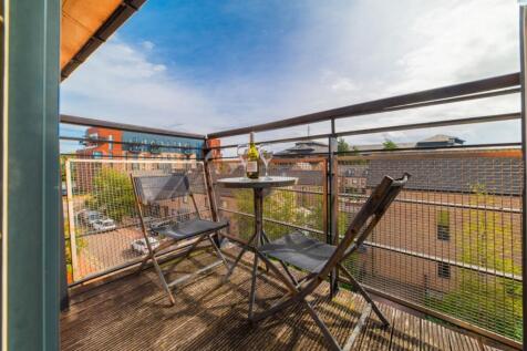 Lrg_Award Winning CPS HOMES Media team_12