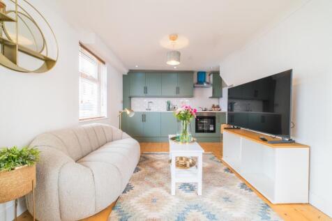 Call 02920 454555 to secure your viewing_9