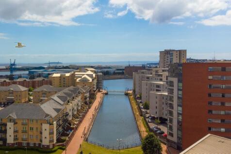 Adventurers quay from above