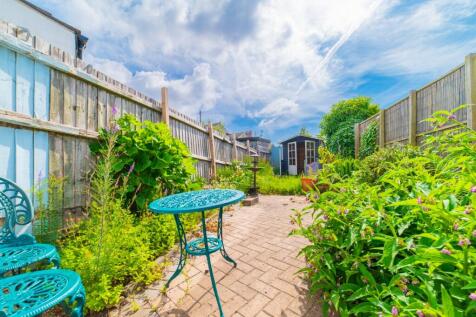 Call 02920 454555 to secure your viewing_11