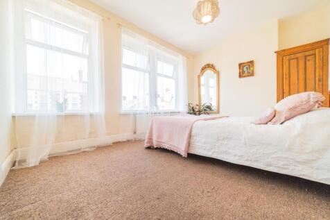 Call 02920 454555 to secure your viewing_23