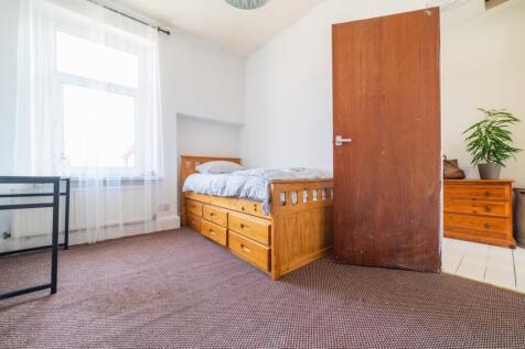 Call 02920 454555 to secure your viewing_26